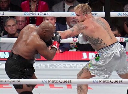 Mike Tyson regresa al ring, pero Jake Paul sorprende con una victoria inesperada, mostrando su dedicación al boxeo y generando debate sobre el futuro del deporte.