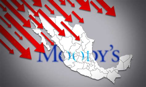 Moody's baja la perspectiva de México a "negativa", reflejando incertidumbres económicas y políticas que afectan la confianza inversora y desafíos fiscales crecientes.