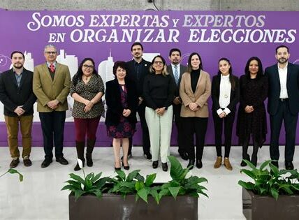 INE propone ajustar presupuesto electoral para elecciones eficientes con colaboración de Morena y uso de tecnología. Objetivo: elecciones justas, transparentes y económicas.