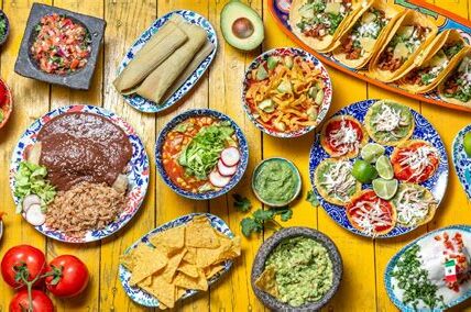 La Ciudad de México transforma su escena culinaria con nuevos restaurantes que fusionan tradición y modernidad, impulsando ingredientes locales y sostenibles.