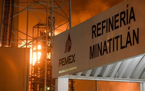 Pemex controla un incendio en Minatitlán sin víctimas; refuerzan medidas de seguridad para evitar futuros incidentes. Las investigaciones continuarán para determinar causas precisas.