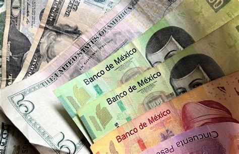 El peso mexicano enfrenta desafíos por incertidumbre global y factores locales, afectando el poder adquisitivo y el costo de importación. Se requiere manejo macroeconómico cuidadoso.