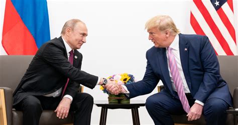 Putin elogia la inteligencia política de Trump, creyendo que las acusaciones aumentan su popularidad entre seguidores, destacando el pragmatismo en la diplomacia internacional.