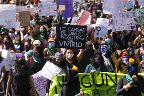 Retroceso alarmante en los derechos de las mujeres en América Latina, enfrentando restricciones de salud, desigualdades laborales y violencia de género. La lucha sigue firme.