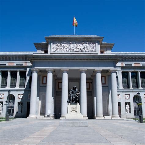 La colección Pérez Simón, en el Museo del Prado, celebra la diversidad artística del siglo XIV al XX, conectando culturas a través de obras maestras internacionales.