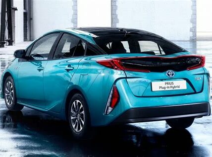 Toyota revoluciona los híbridos con el nuevo Prius: más eficiencia, 30% más autonomía y menor consumo de combustible, todo mientras prioriza la sostenibilidad y el rendimiento.