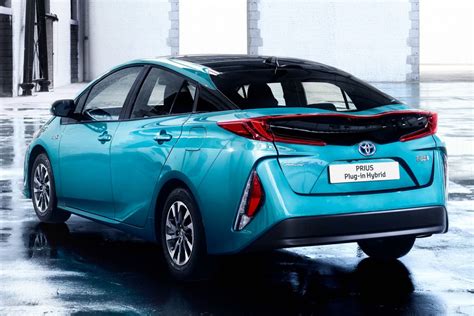 Toyota revoluciona los híbridos con el nuevo Prius: más eficiencia, 30% más autonomía y menor consumo de combustible, todo mientras prioriza la sostenibilidad y el rendimiento.