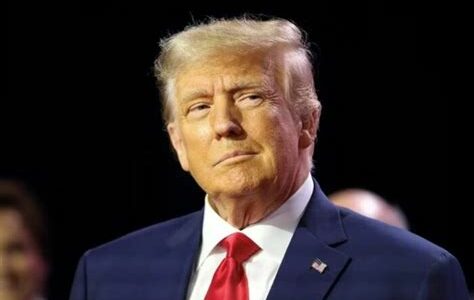 Trump critica al Senado republicano por apoyar nominaciones judiciales de Biden, alegando que traicionan valores conservadores fundamentales.