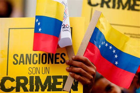 Venezuela aprueba ley para castigar el apoyo a sanciones internacionales, buscando controlar la disidencia y enfrentar la presión externa.