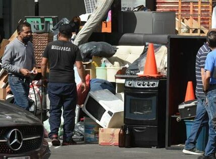 Desalojan edificio en la colonia Maza: buscan garantizar seguridad y propiedad. Autoridades brindan apoyo temporal a desalojados; más operativos planeados en CDMX.