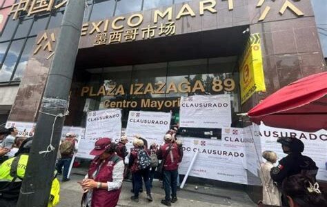 Incertidumbre y desalojo amenazan el sustento de comerciantes en Plaza Izazaga 89, generando preocupación y un llamado urgente a las autoridades para encontrar soluciones.