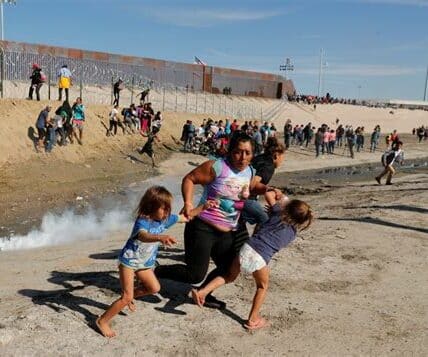 En este caso de desaparición en la frontera, la familia de Tiera busca desesperadamente respuestas y colaboración para encontrarla. Las autoridades investigan sin descanso.