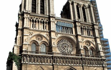 Descubre la fascinante historia de Notre Dame: un símbolo indiscutible de la resiliencia y patrimonio cultural de París.