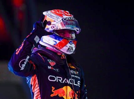 Max Verstappen asegura su tercer campeonato mundial consecutivo de Fórmula 1, demostrando dominio absoluto con Red Bull Racing esta temporada.