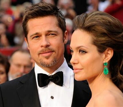 Angelina Jolie y Brad Pitt podrían reunirse en el cine por 60 millones, desatando revuelo por su historia compartida y potencial éxito en taquilla.