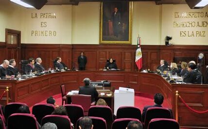 La reducción de salas en la SCJN puede amenazar la independencia judicial y concentrar poder, afectando la revisión de casos complejos. Se requiere un equilibrio cuidadoso.