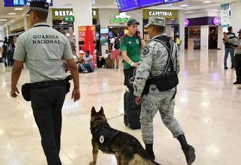 Reforzando seguridad en aeropuertos: Guardia Nacional y AFAC intensifican controles en Guadalajara para garantizar vuelos seguros y proteger a los pasajeros de actividades ilícitas.