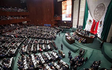 Saúl Monreal defiende a su hermana Layda Sansores, pidiendo transparencia en el proceso de desafuero y subrayando la importancia de separar política y justicia.