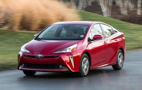 Toyota lidera el cambio hacia vehículos híbridos en México, con 30% de ventas. Prius es el más vendido, reflejando interés creciente en transporte sustentable.