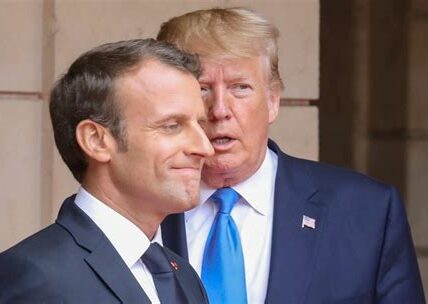 Trump reaparece en la escena global durante la reapertura de Notre Dame, destacando su influencia en un evento cultural de gran relevancia internacional.