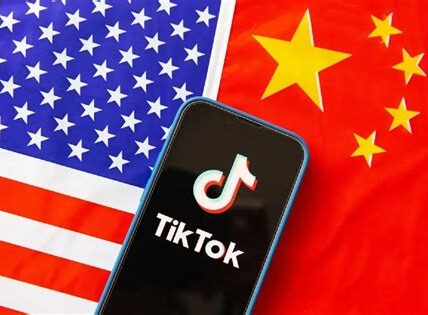 Un veto a TikTok en EE.UU. podría costar a pequeños negocios 1,300 millones de dólares, afectando gravemente sus estrategias de marketing y crecimiento.